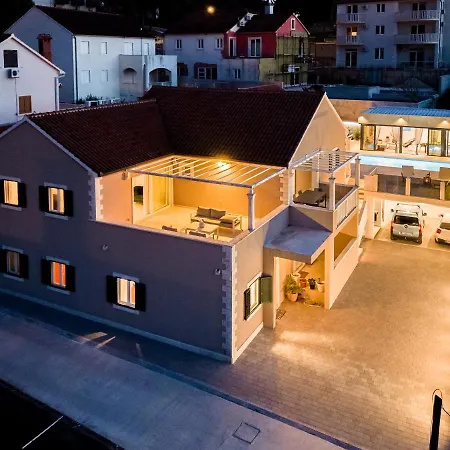 Tm With Private Heated Pool, Poolhouse & Private Garage *