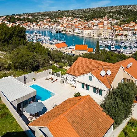 Tm With Private Heated Pool, Poolhouse & Private Garage