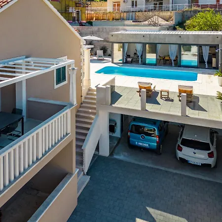 Vakantiehuis Tm With Private Heated Pool, Poolhouse & Private Garage *