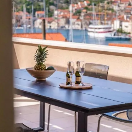 Tm With Private Heated Pool, Poolhouse & Private Garage