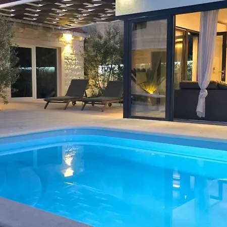 Tm With Private Heated Pool, Poolhouse & Private Garage Milna (Brac)