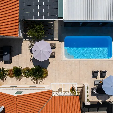 Tm With Private Heated Pool, Poolhouse & Private Garage * Milna (Brac)
