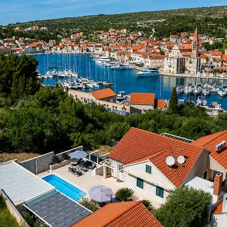 Tm With Private Heated Pool, Poolhouse & Private Garage *