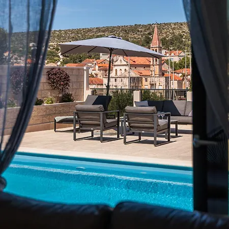 Tm With Private Heated Pool, Poolhouse & Private Garage Milna (Brac)