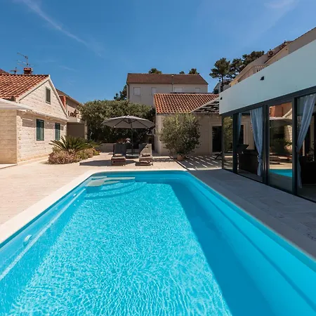 Prázdninový dům Tm With Private Heated Pool, Poolhouse & Private Garage