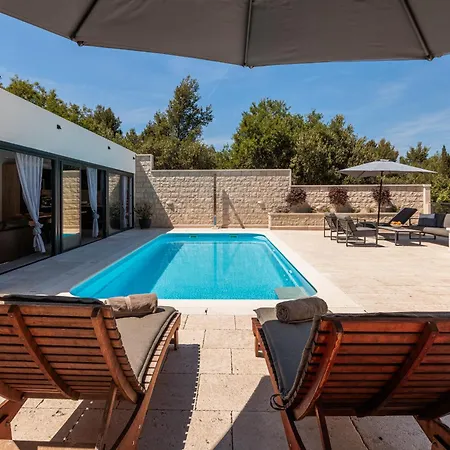 Prázdninový dům Tm With Private Heated Pool, Poolhouse & Private Garage *