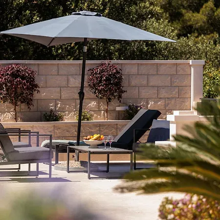 Tm With Private Heated Pool, Poolhouse & Private Garage * Milna (Brac)