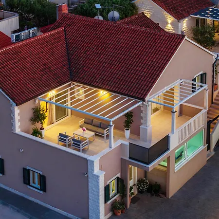 Tm With Private Heated Pool, Poolhouse & Private Garage *