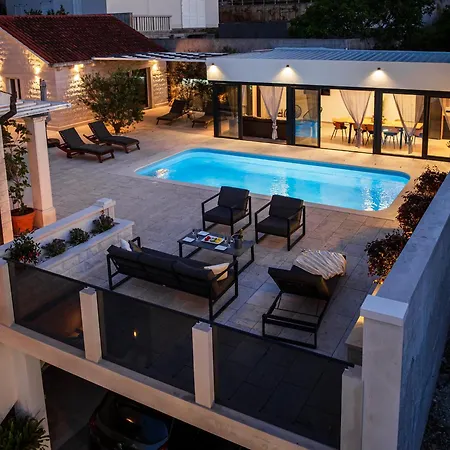 Tm With Private Heated Pool, Poolhouse & Private Garage Milna (Brac)