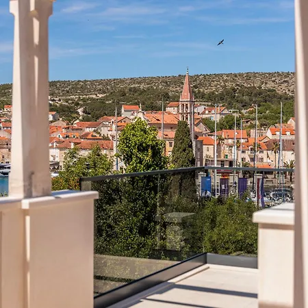 Tm With Private Heated Pool, Poolhouse & Private Garage * Milna (Brac)