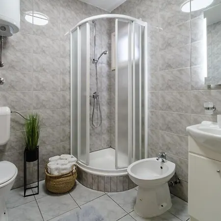 Tm With Private Heated Pool, Poolhouse & Private Garage Milna (Brac)